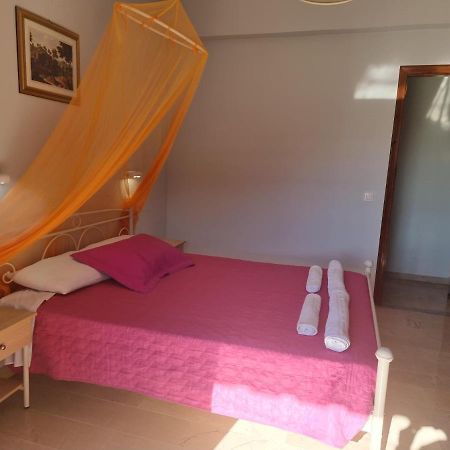 Feakes Apartments Arillas  Zewnętrze zdjęcie