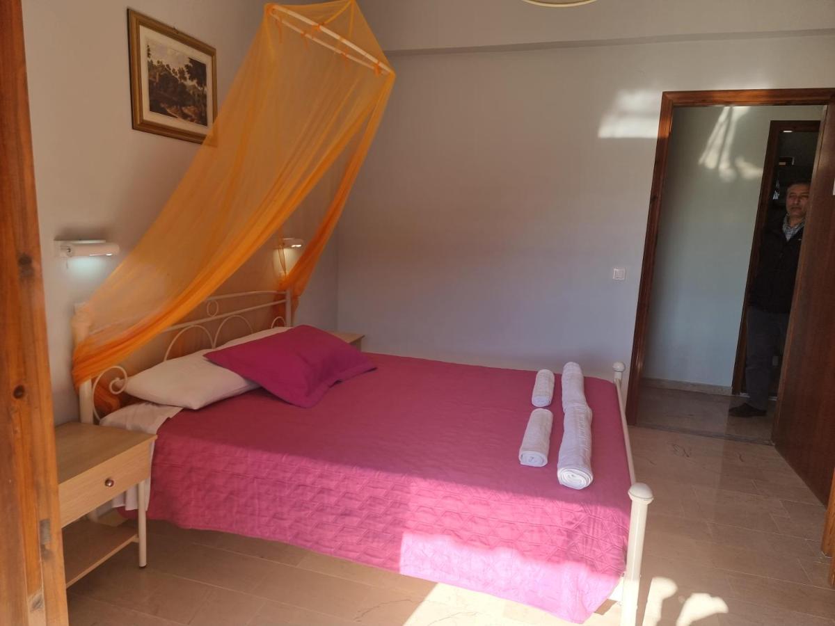 Feakes Apartments Arillas  Zewnętrze zdjęcie