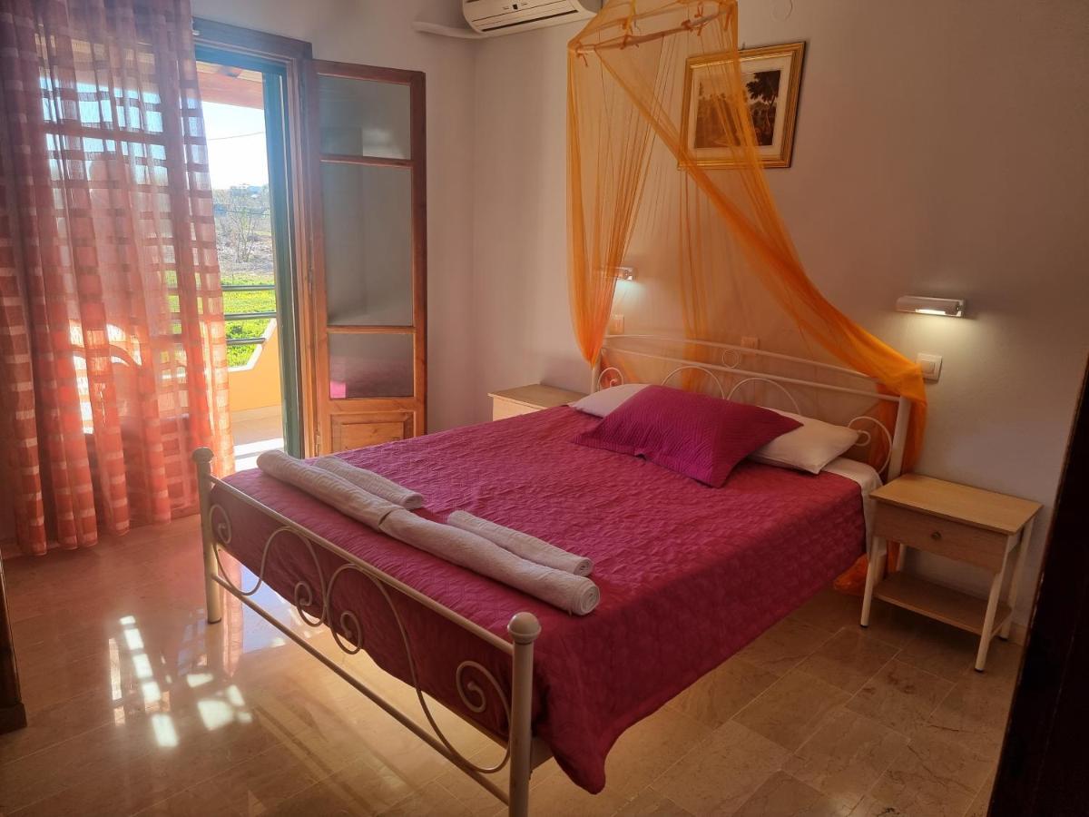 Feakes Apartments Arillas  Zewnętrze zdjęcie