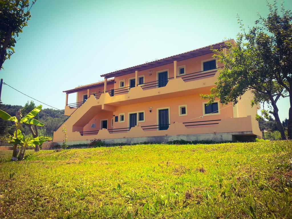 Feakes Apartments Arillas  Zewnętrze zdjęcie
