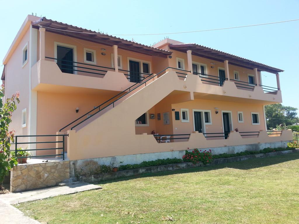 Feakes Apartments Arillas  Zewnętrze zdjęcie
